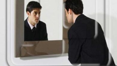 Effets néfastes du fait de se regarder dans le miroir